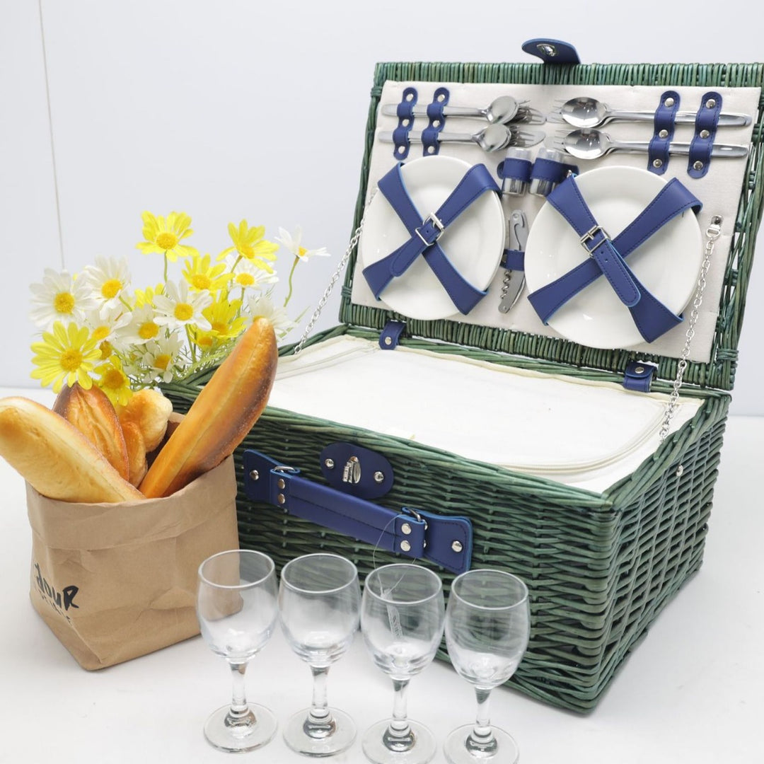 Ladies picnic basket with extensive equipment options and stylish interior lining Bowlift