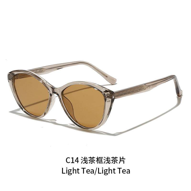 Ladies trendy sunglasses in modern cat-eye style Bowlift