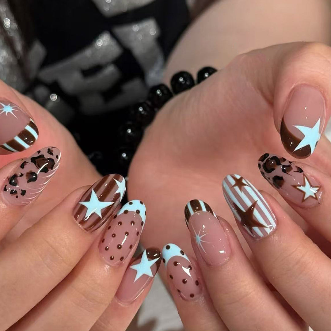 Glamorous nail decorations Bowlift