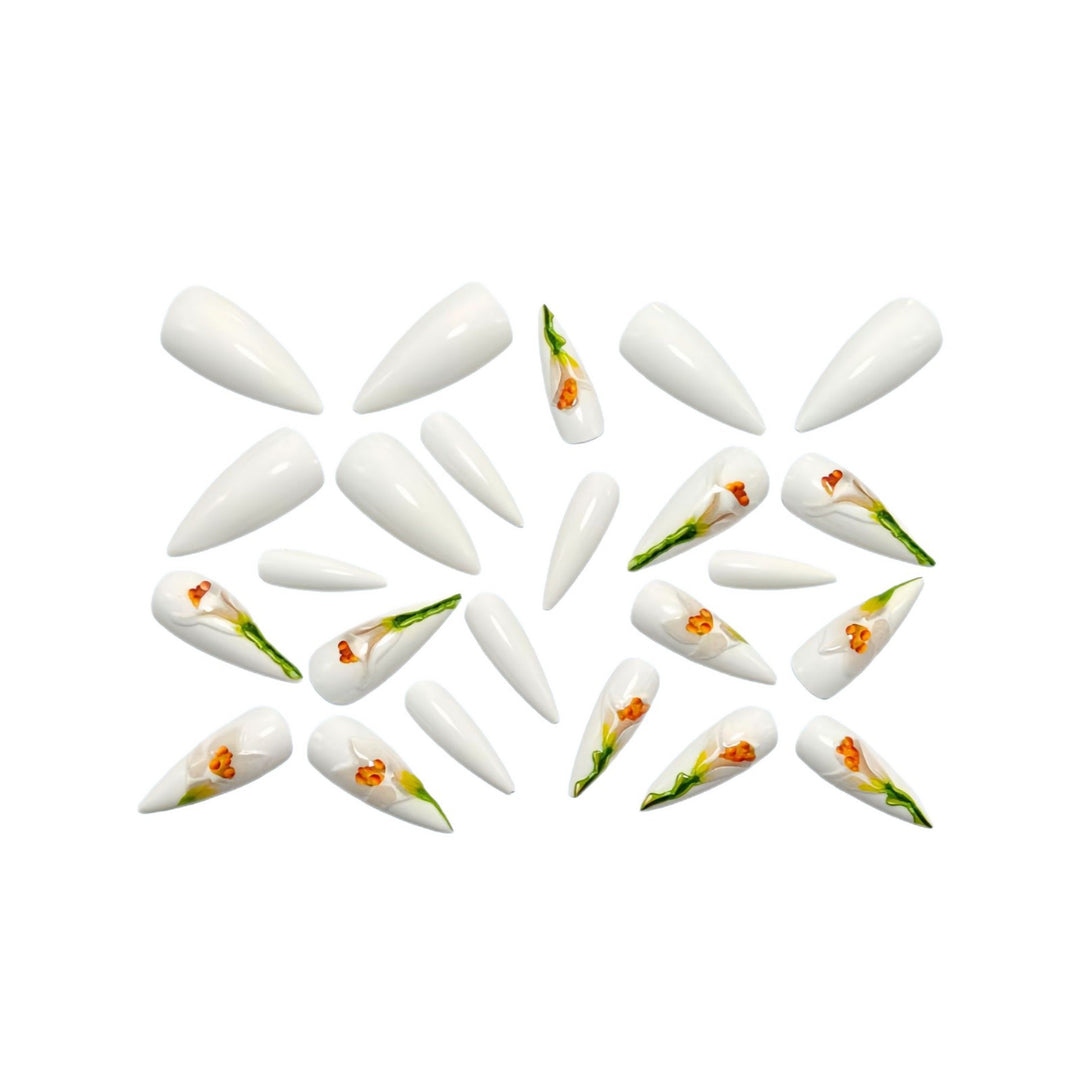 Artificial nails with elaborate floral design Bowlift