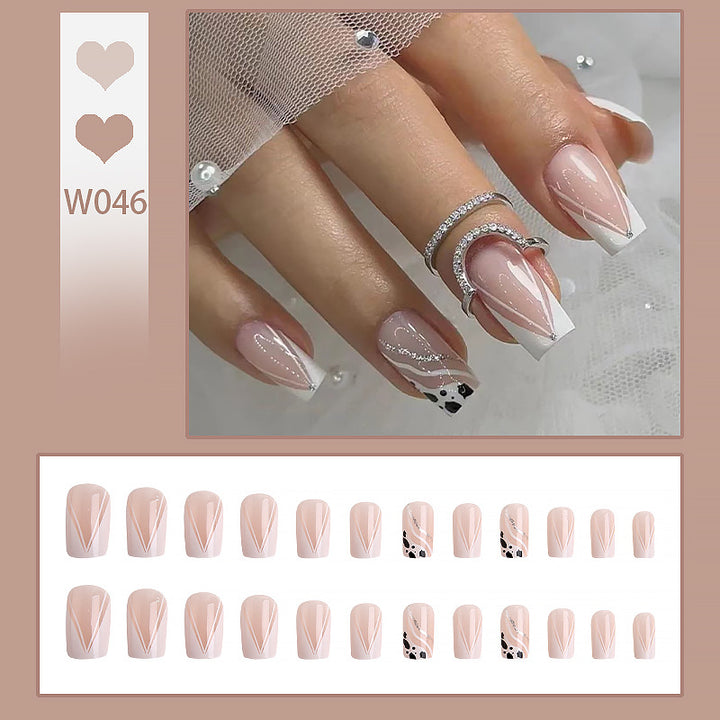 Artificial nails with elegant French design and glitter details Bowlift