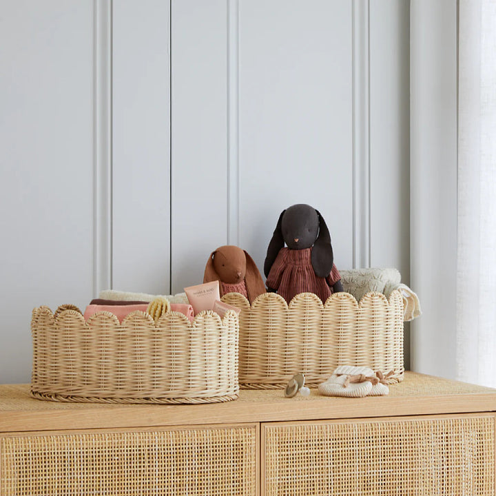 Handmade decorative basket with wavy edge Bowlift