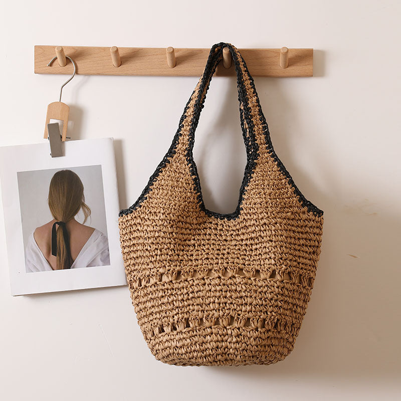 Handmade straw bag with decorative details Bowlift