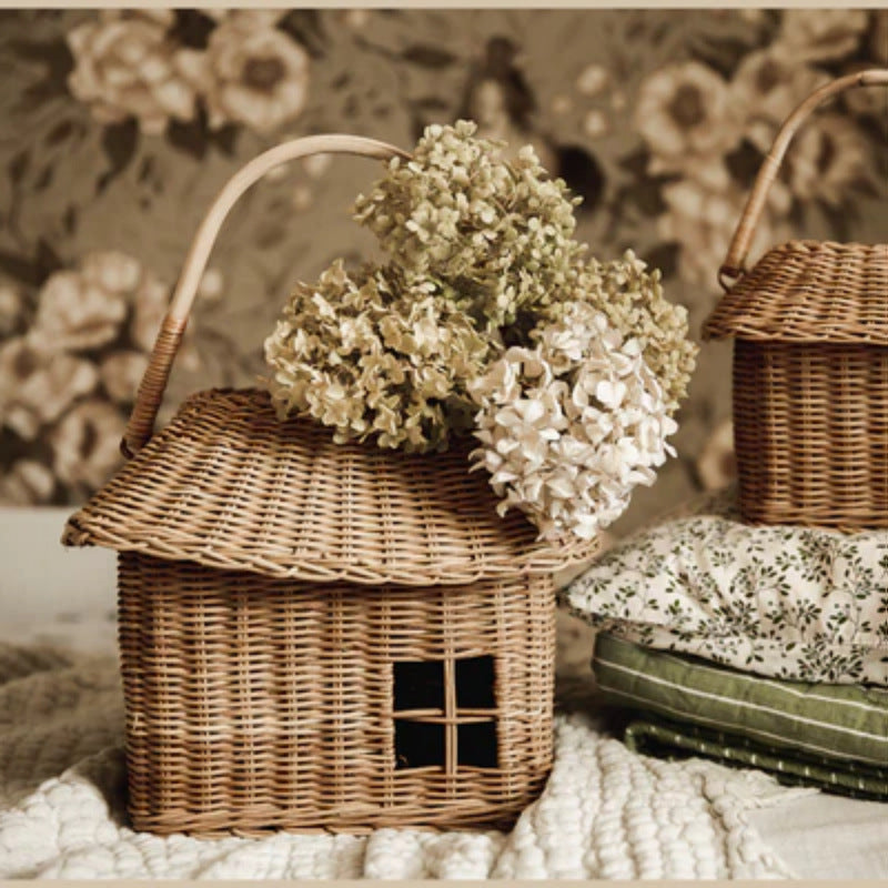 Playful storage basket in house design Bowlift