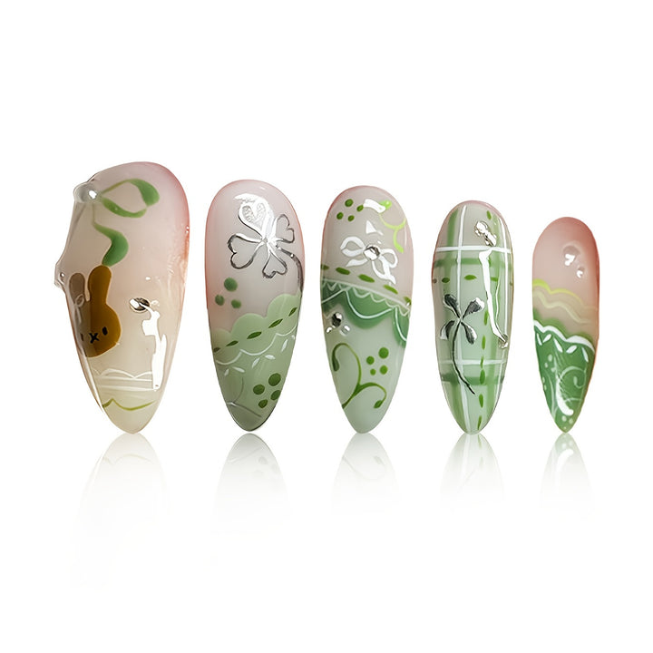 Glamorous Glittery Stiletto Nail Art Bowlift