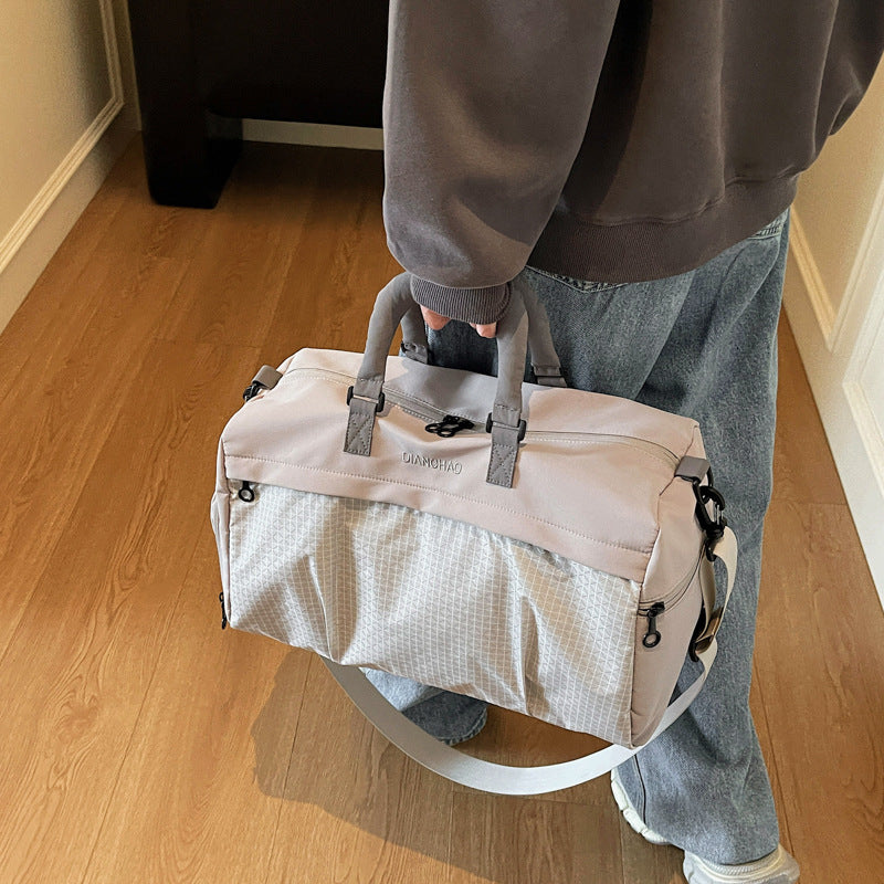 Adjustable Waterproof Gym Duffle Bag Bowlift