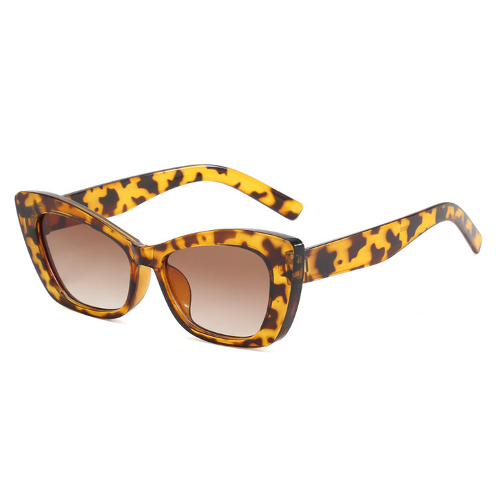 Ladies Cat-Eye Sunglasses with Stylish Elements Bowlift