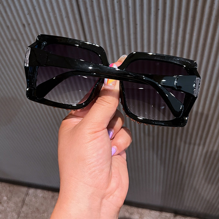 Women's glamorous Quadro sunglasses with rhinestone-adorned frame Bowlift