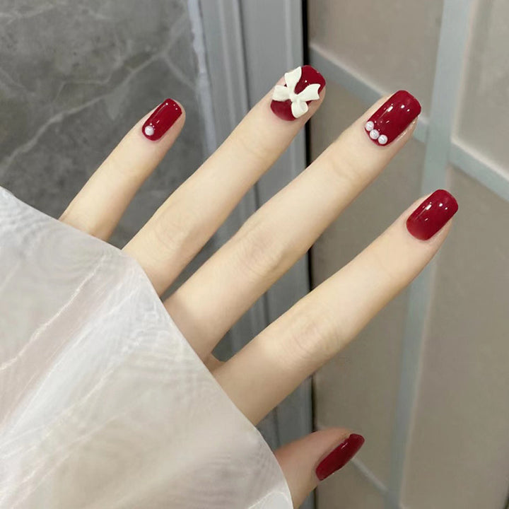 Elegant Nail Art with Gloss Finish Bowlift