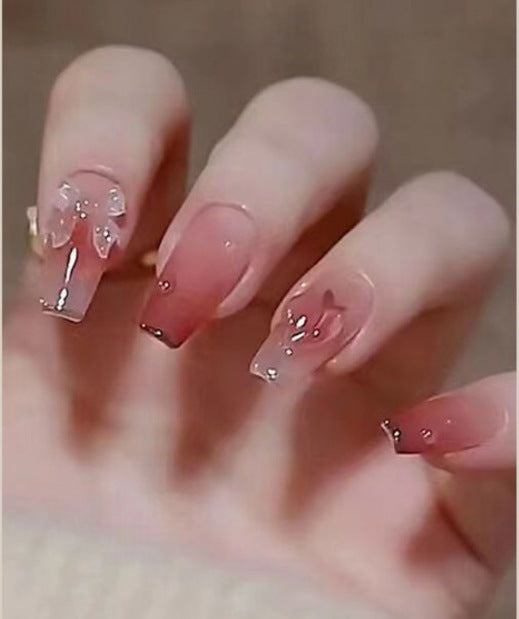 Elegant Nail Art with Gloss Finish Bowlift