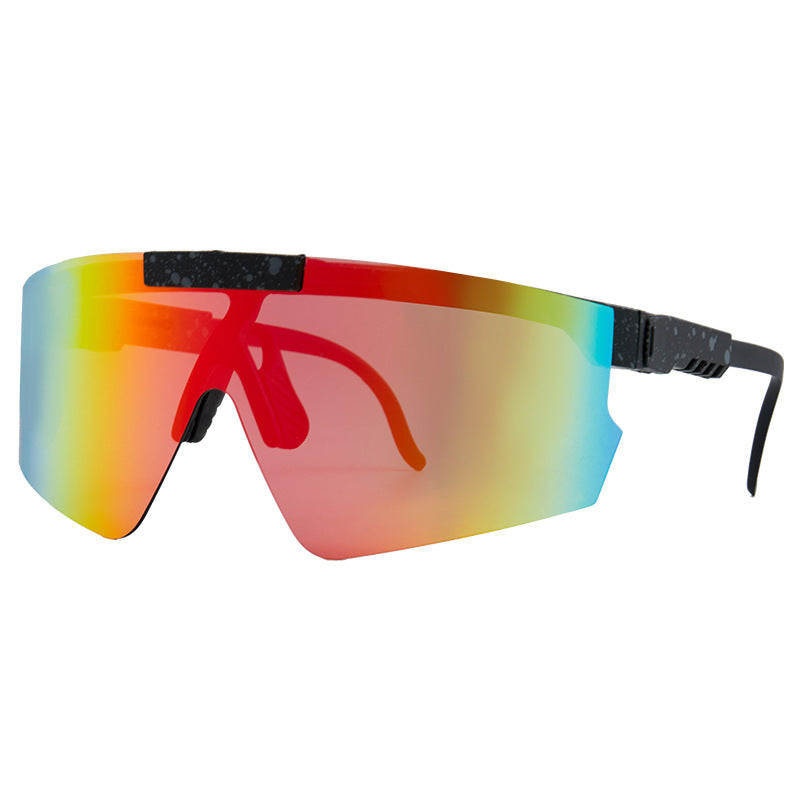 Women's sport sunglasses in modern design with large lenses Bowlift