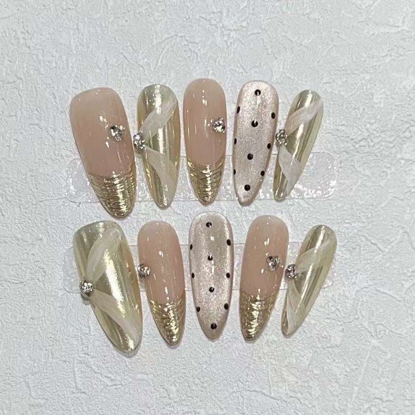 Luxury Press-On Nail Art Set with Elegant Metallic Accents Bowlift