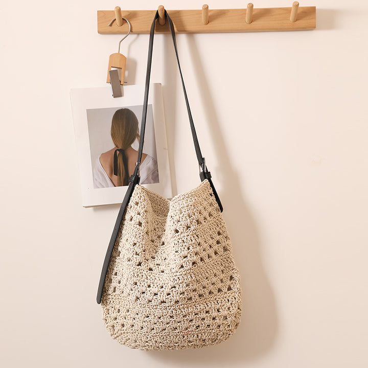 Crocheted shoulder bag with stable straps Bowlift