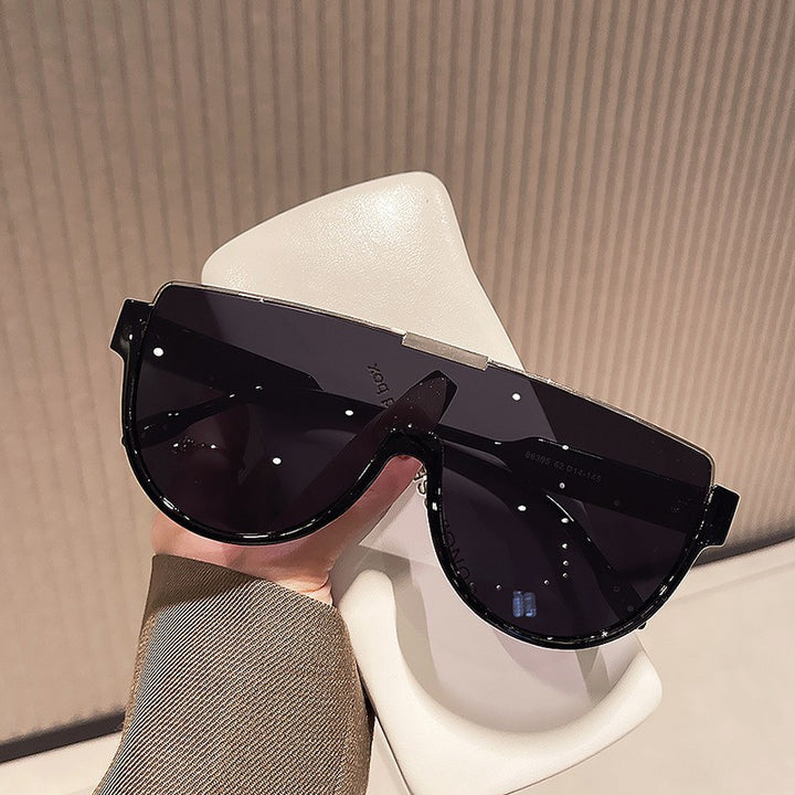 Ladies Fashionable Oversized Sunglasses with Innovative Design Bowlift