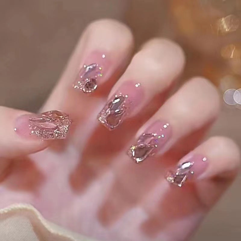 Artful and creative gel nails Bowlift