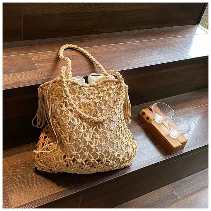 Hand-knotted beach bag with playful design Bowlift