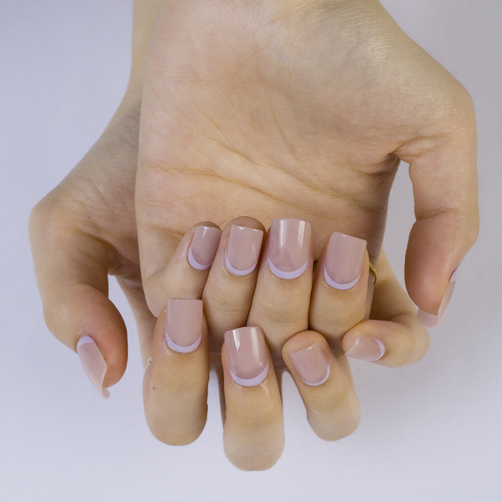 Artificial Nails in Soft Nude Look Bowlift