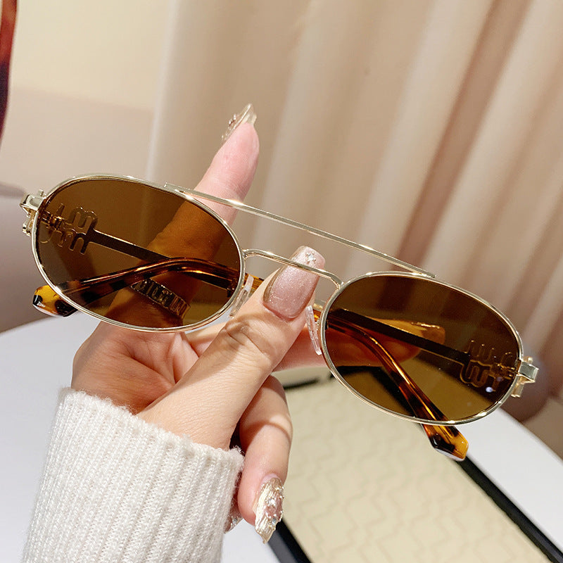 Women’s fashionable glasses with elegant metal frame and unique design Bowlift