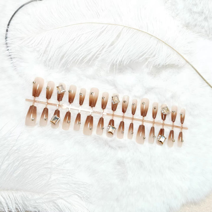 Glamorous Art Nails In The Elegant Ombre Design Bowlift