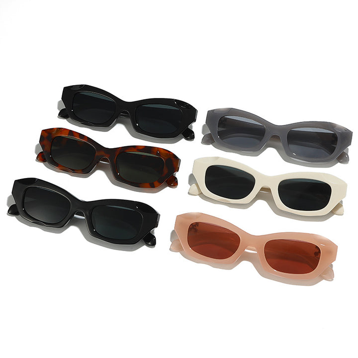Women’s fashionable sunglasses in innovative design Bowlift