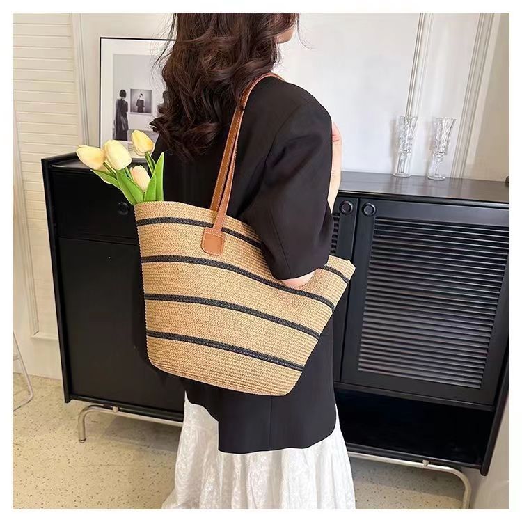 Stylish Beach Bag Bowlift