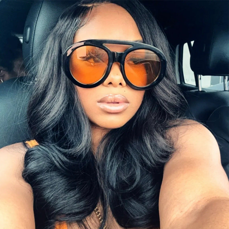 Women's Fashion Sunglasses in Futuristic Oversized Design Bowlift