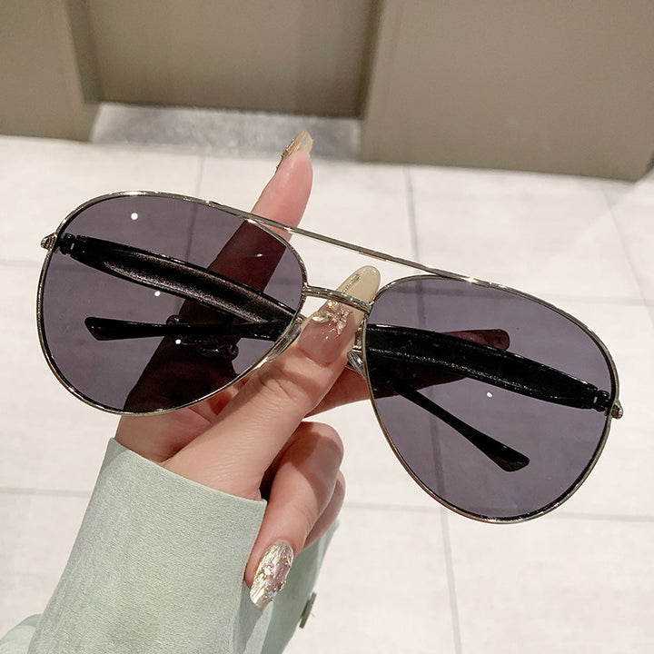 Women exclusive designer glasses with elegant details and high-quality metal frame Bowlift