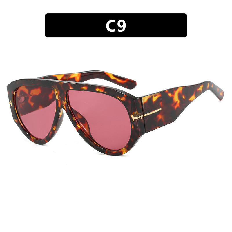 Women Designer Sunglasses in Elegant Retro Design with Wide Frame Bowlift