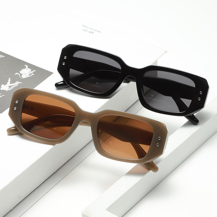 Ladies fashionable oversized sunglasses with stylish frame and UV protection Bowlift