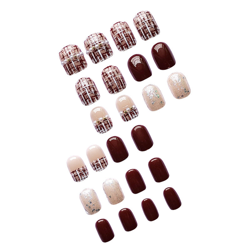 Artfully designed nail art Bowlift