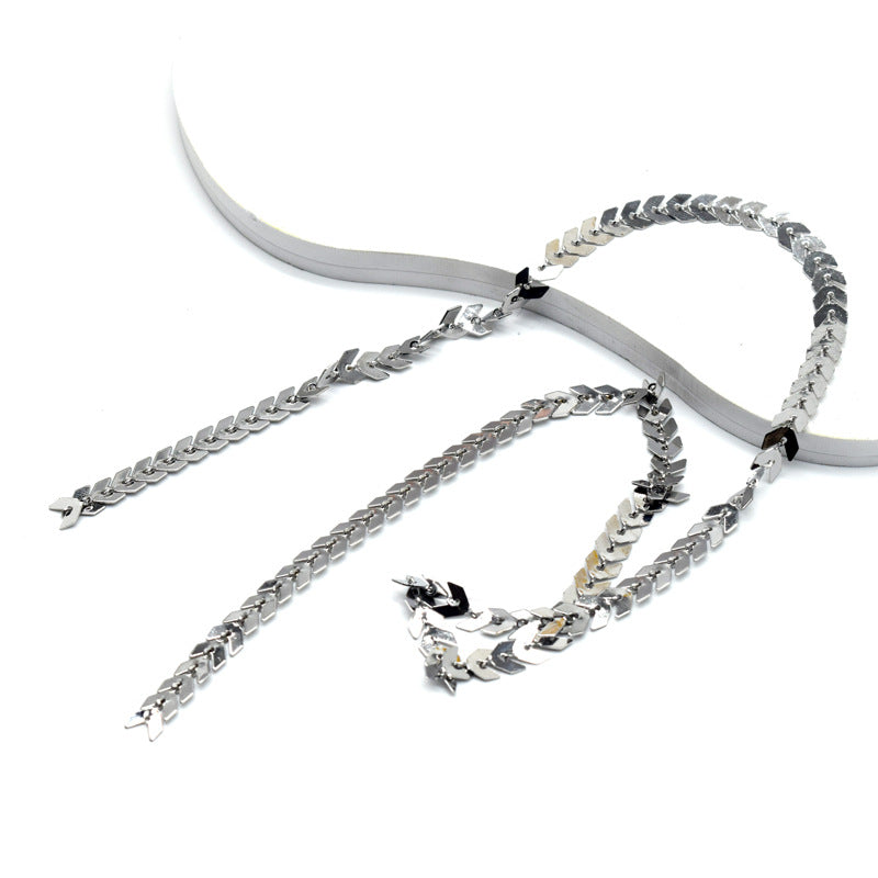 Elegant Gold Plated Eyewear Chain Bowlift