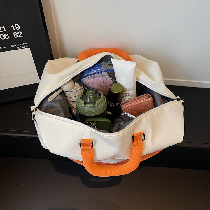 Sporty Travel Bag Made of Durable Material with Ergonomic Handles Bowlift