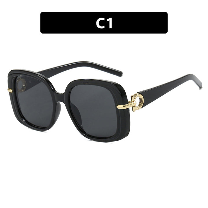 Women's square sunglasses with luxurious metal accent Bowlift