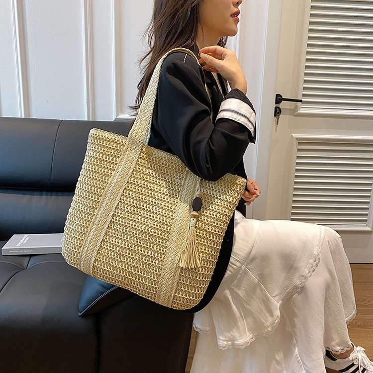 Large macrame bag with leather accents Bowlift