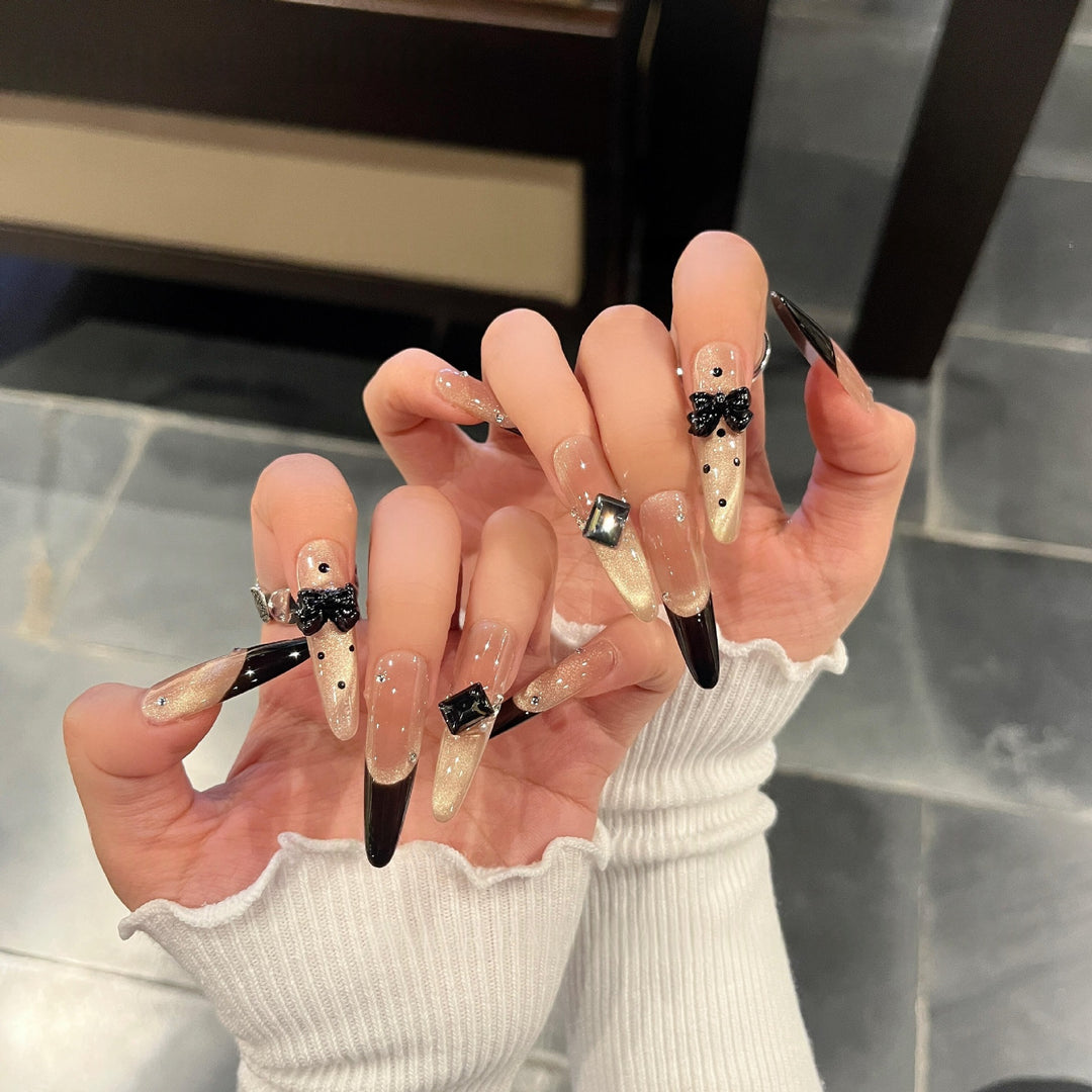 Elegant Kunstnägel with Bow and Rhinestone Design Bowlift