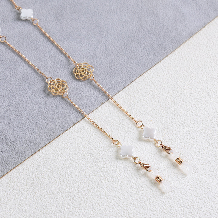 Elegant Floral Drop Earrings Bowlift