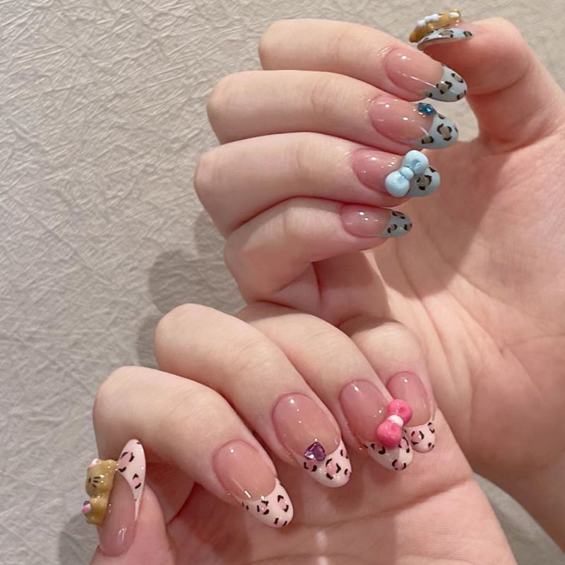 Decorative Gemstone and Floral Press-On Nails Bowlift