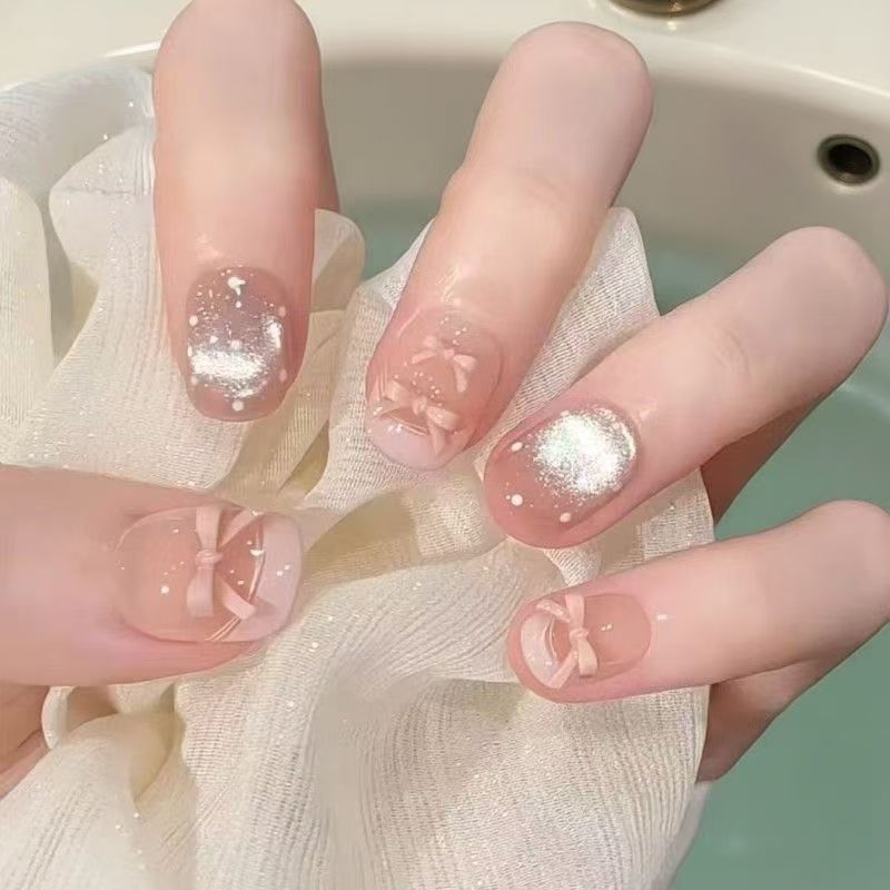 Elegant Press-On Nail Art Collection Bowlift