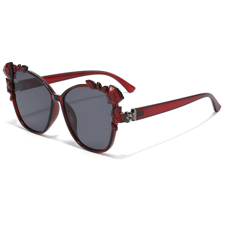 Glamorous Cat-Eye Sunglasses with Crystal Embellishments Bowlift