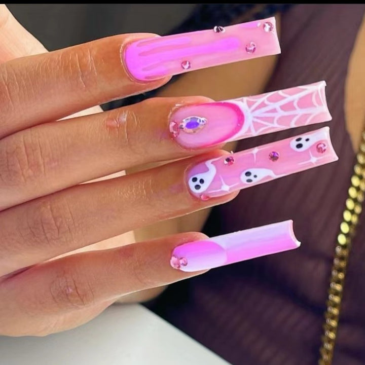 Artificial nails in a modern and elegant design Bowlift