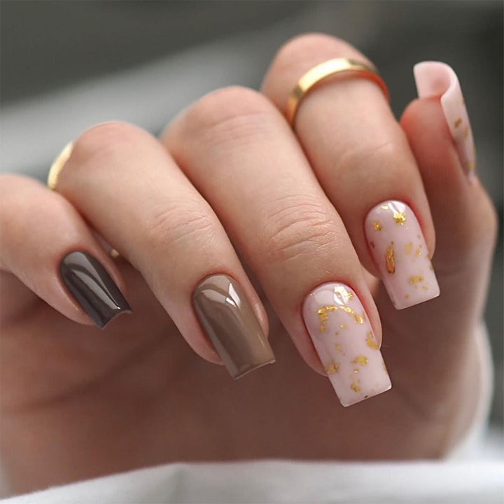 Artful nail extensions with an elegant leaf pattern Bowlift