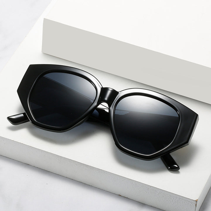 Fashionable Cat-Eye Sunglasses with Unique Geometric Frame Bowlift