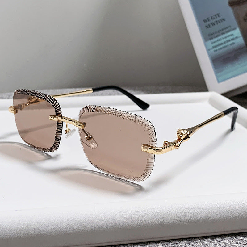 Women's fashionable sunglasses with textured frame and subtle gradient Bowlift