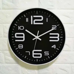 Wall clock with large dial and modern design Bowlift