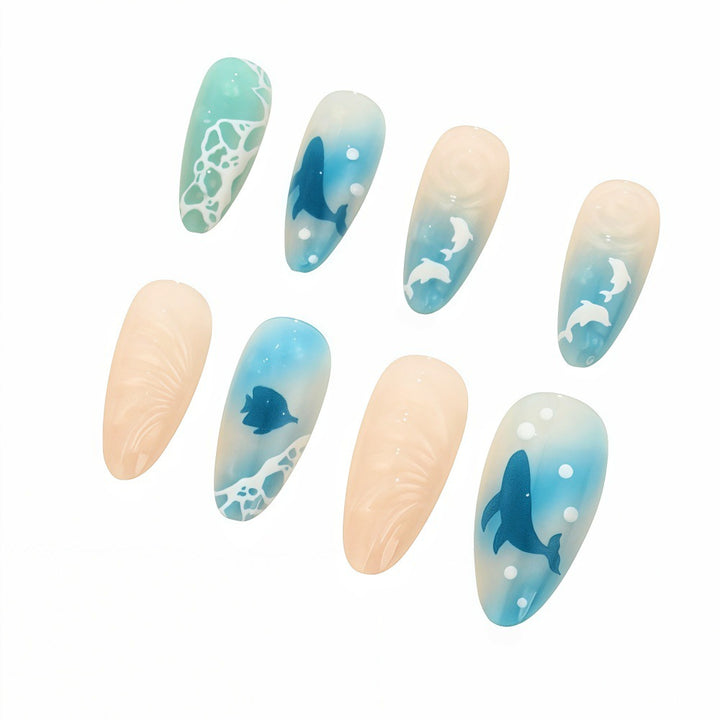 Underwater-themed art nails Bowlift