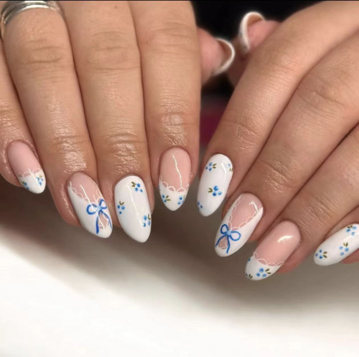 Artificial nails with charming flower and bow decor Bowlift