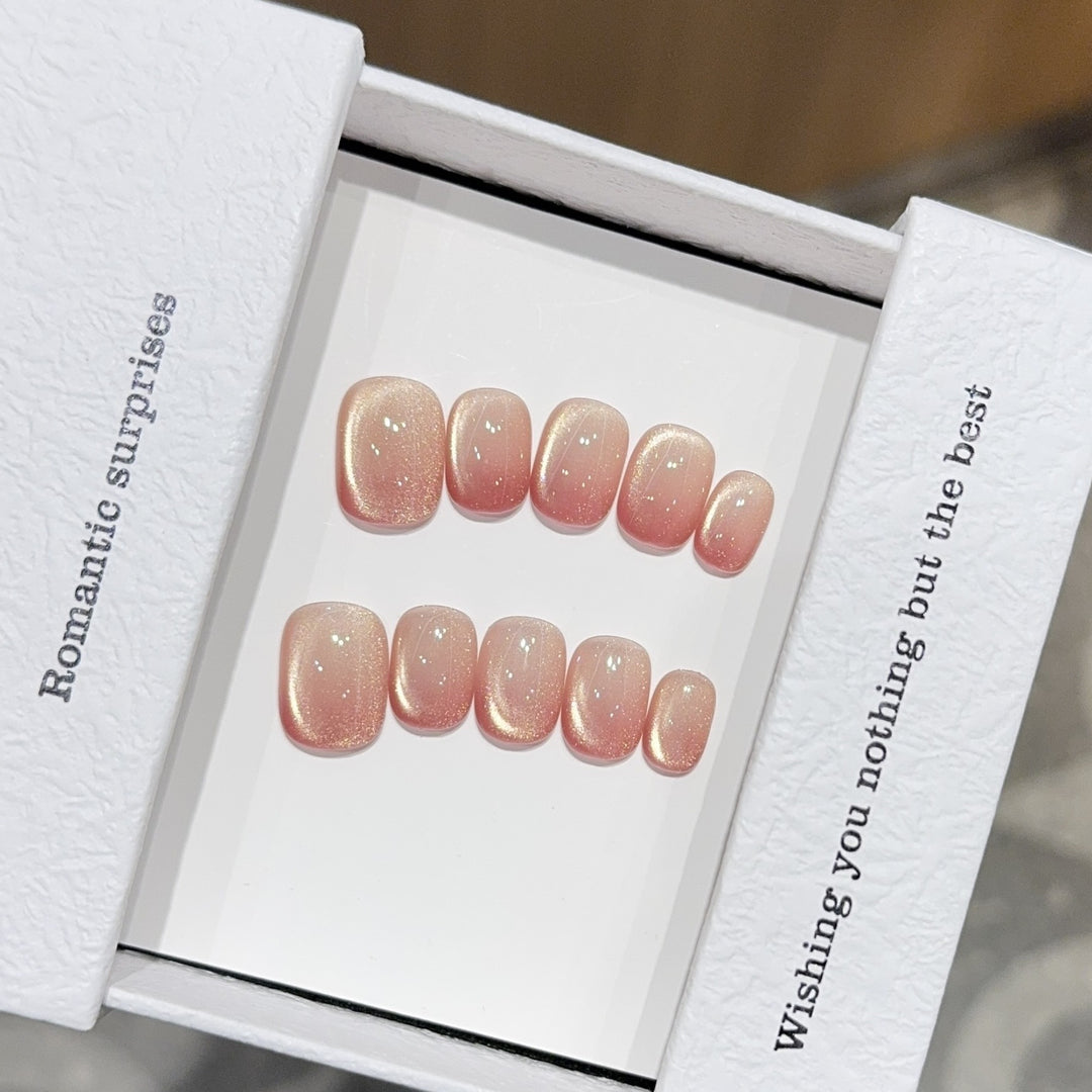 Artificial Nail Set with Shimmering Accents Bowlift