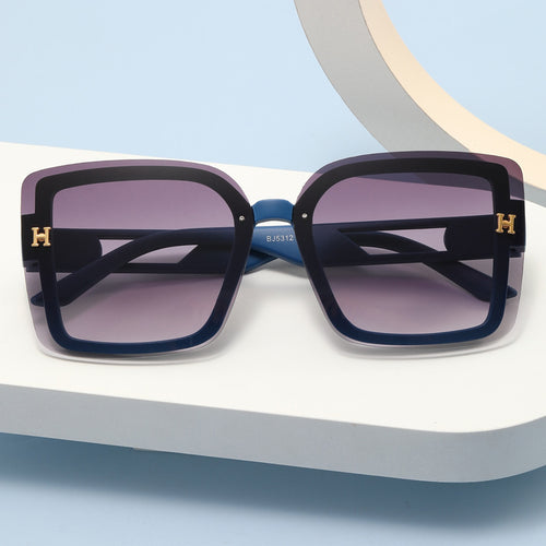 Women modern square sunglasses with elegant design Bowlift