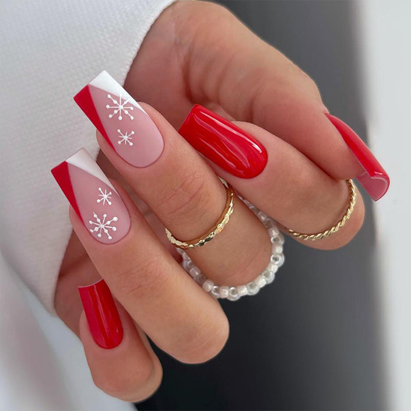 Artistic nail design in a wintry style Bowlift