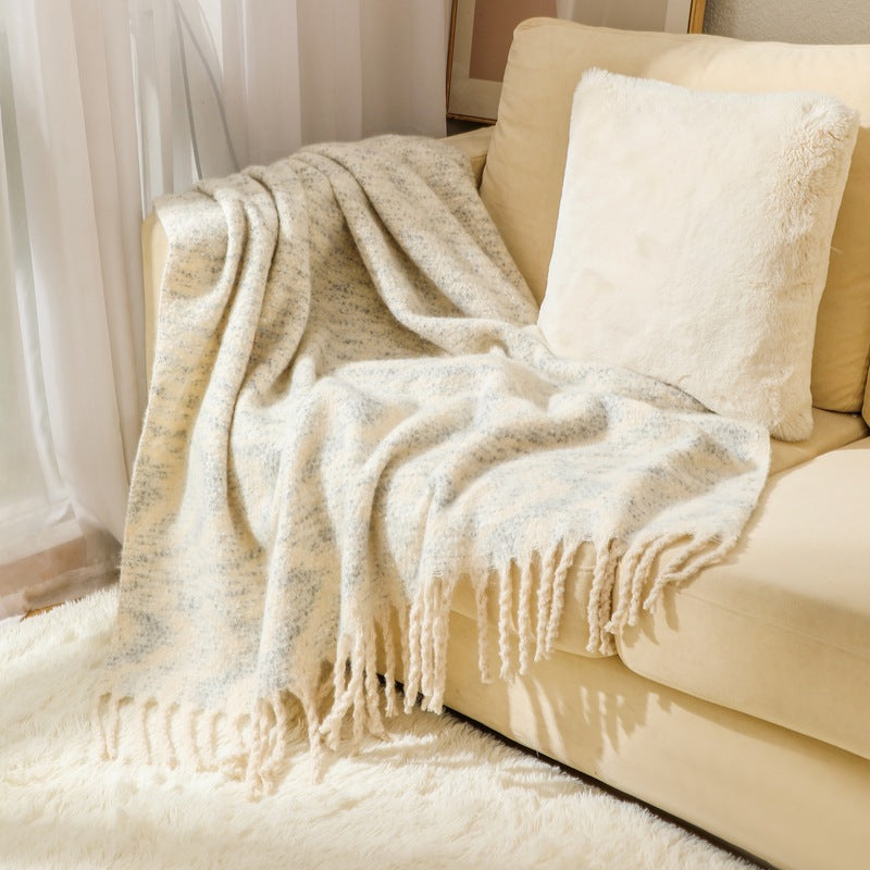 Ladies elegant and cozy blanket with fringes Bowlift